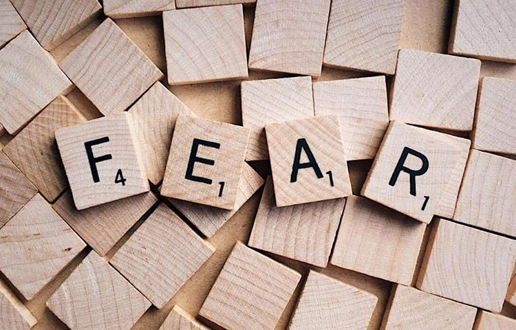 এরা জীবনে সদিচ্ছা এবং আত্মবিশ্বাসের সঙ্গে কাজ করেন না। ভয়ের তাড়নায় কাজ করেন বা ঝুঁকি নিতে ভয় পান। তাই জীবনে কখনো সাফল্য আসে না।