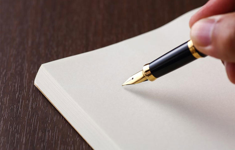 লেখার গতি কম থাকলে হাতের লেখা ভাল হওয়ার সম্ভাবনা রয়েছে।