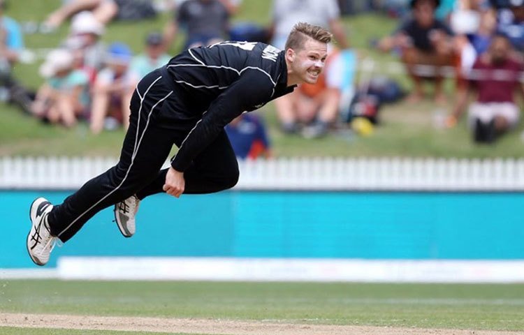 লকি ফারগুসন দল : রাইসিং পুনে সুপারজায়ান্ট সবচেয়ে দ্রুত গতিতে বল করার নিরিখে তিনি রয়েছেন দ্বিতীয় স্থানে। তার বলের সর্বোচ্চ গতিবেগ ছিল প্রতি ঘণ্টায় ১৫০.৯০ কি.মি.।