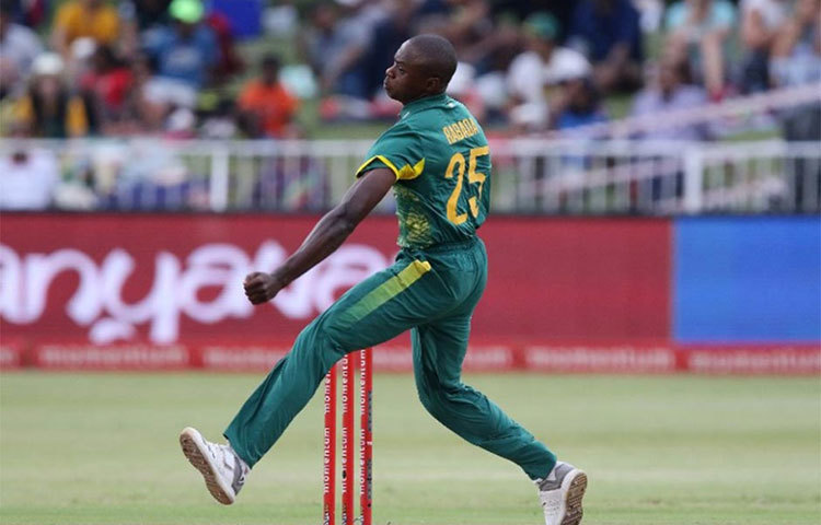 কাগিসো রাবাডা দল : দিল্লি ডেয়ার ডেভিলস গতিবেগ- সবথেকে জোরে বল করার নিরিখে গতবছরের আইপিএলে অষ্টম স্থানেও ছিলেন এই রাবাডা। এক্ষেত্রে তার বলের গতি ছিল ১৫০.২ কি.মি।