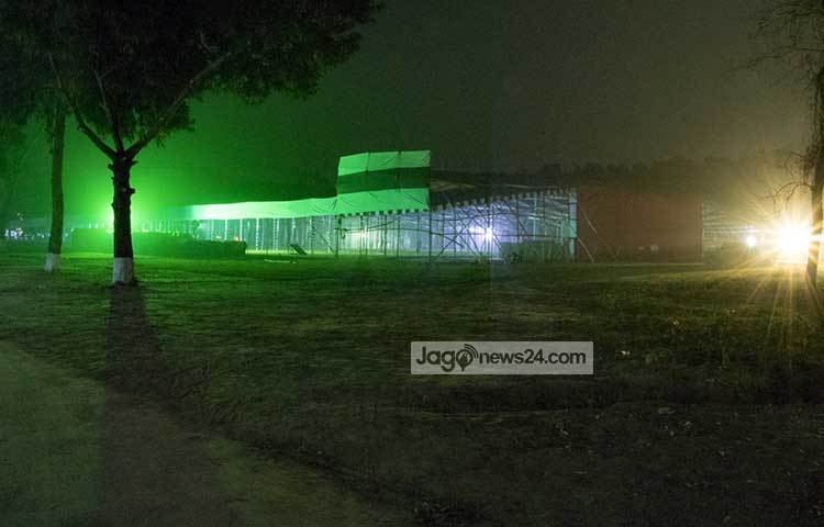 কেন্দ্রীয় খেলার মাঠে সমাবর্তনের আগতদের জন্য প্যান্ডেল তৈরি করা হয়েছে।