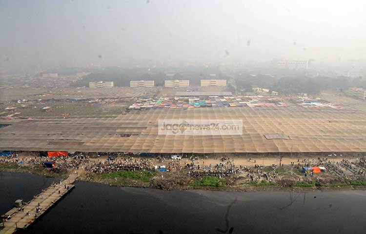 ইজতেমার বিশাল প্যান্ডেল। বরাবরের মত এবারে ইজতেমাকে ঘিরে ব্যাপক নিরাপত্তা ব্যবস্থা নেয়া হয়েছে। ছবি : বিপ্লব দিক্ষিৎ