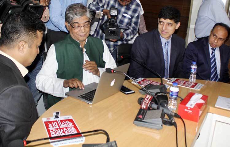 উদ্বোধনী অনুষ্ঠানে ‘জাতিসংঘে বাংলা চাই’ কর্মসূচিতে অংশ নিয়েছেন ডাক, টেলিযোগাযোগ ও তথ্যপ্রযুক্তি মন্ত্রী মোস্তাফা জব্বার। ছবি : বিপ্লব দিক্ষিৎ