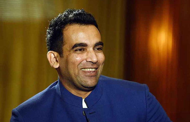 জাহির খান : ভারতীয় ক্রিকেটের এই বাঁ-হাতি পেসার ২০০৪ সালে পুনেতে তার রেস্তরাঁর ব্যবসা শুরু করেন। রেস্তরাঁটির নাম ‘জেকেএস।’ এছাড়াও তার একটি ইভেন্ট ম্যানেজমেন্টের সংস্থাও রয়েছে।