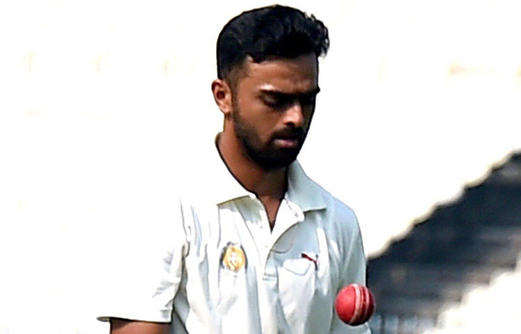 জয়দেব উনাদকট : স্টোকসের মতোই চড়া দর পেয়েছেন জয়দেব উনাদকট। ১১ কোটি ৫০ লক্ষ টাকায় এই বাঁহাতি পেসারকে দলে নিয়েছে রাজস্থান রয়্যালস।