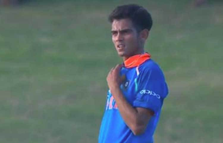 কমলেশ নাগরকোটি : ৩ কোটি ২০ লাখ টাকায় তরুণ এই স্পিডস্টারকে দলে নিয়েছে কেকেআর।