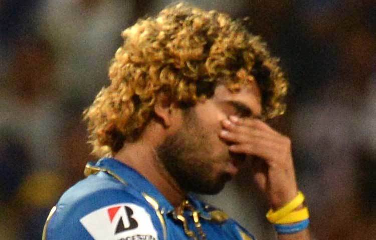 লসিথ মালিঙ্গা : আইপিএলে মালিঙ্গার পারফরম্যান্স বেশ ভালো। ১১০টি আইপিএল ম্যাচ খেলে মালিঙ্গার মোট উইকেট ১৫৪টি। ইকনমি ৬.৮৬। কিন্তু পারফরম্যান্স থাকা সত্ত্বেও একাদশ আইপিএলের নিলামে দল পাননি মালিঙ্গা।