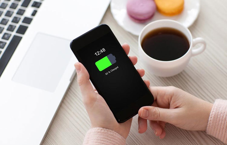 স্মার্টফোনের ব্যাটারি সব সময়েই ৮০ শতাংশ পর্যন্ত চার্জ করা উচিত।