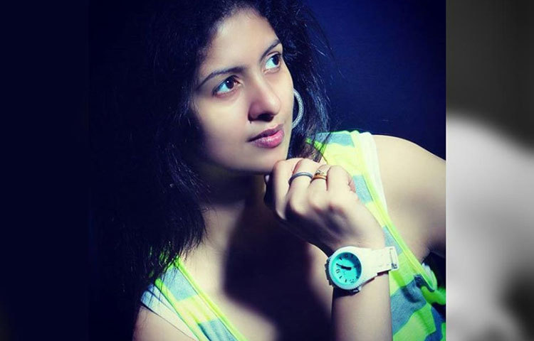 গভীর ভাবনায় সামির স্ত্রী হাসিন জাহান।