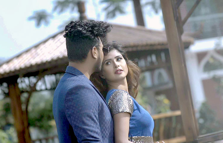 সায়েম রানার কথায় গানটির সুর ও সংগীতায়োজন করেছেন অমিত।