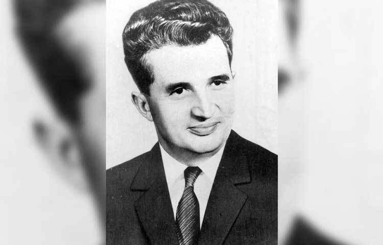 নিকোলাই চাওসেস্কু, রোমানিয়ার প্রেসিডেন্ট : স্বৈর ও অপশাসনের অভিযোগে ১৯৮৯ সালে কারান্তরীণ হন। ১৯৮৯ সালের ২৫ ডিসেম্বর তার প্রাণদণ্ড হয়।