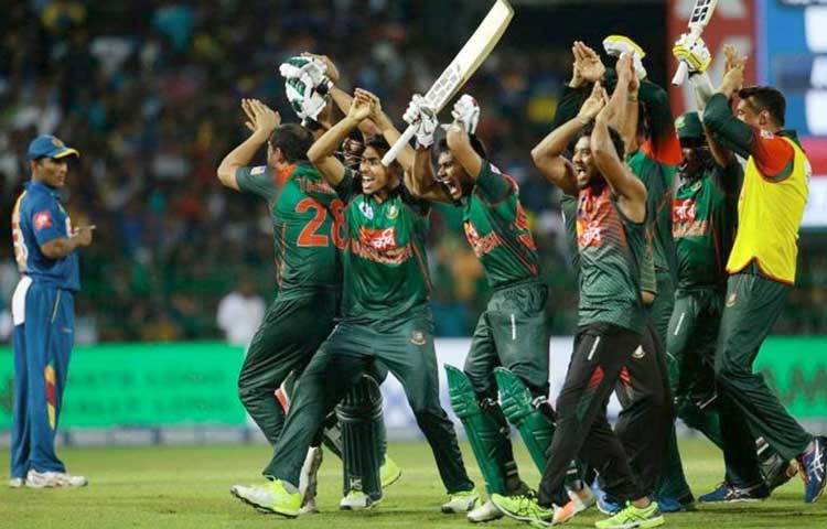 সদ্য সমাপ্ত নিদাহাস ট্রফির ষষ্ঠ ম্যাচে যা ছিল কার্যত এই সিরিজের ভার্চুয়াল সেমি-ফাইনাল, মুখোমুখি হয়েছিল বাংলাদেশ-শ্রীলঙ্কা। রুদ্ধশ্বাস এই ম্যাচে শ্রীলঙ্কাকে হারিয়ে ফাইনালে ওঠে বাংলাদেশ। নিদাহাস ট্রফির ফাইনালের ‘টিকিট’ নিশ্চিত করেই অদ্ভুত ভঙ্গিতে ‘নাগিন ডান্স’ করে সেলিব্রেট করেন বাংলাদেশি ক্রিকেটাররা।