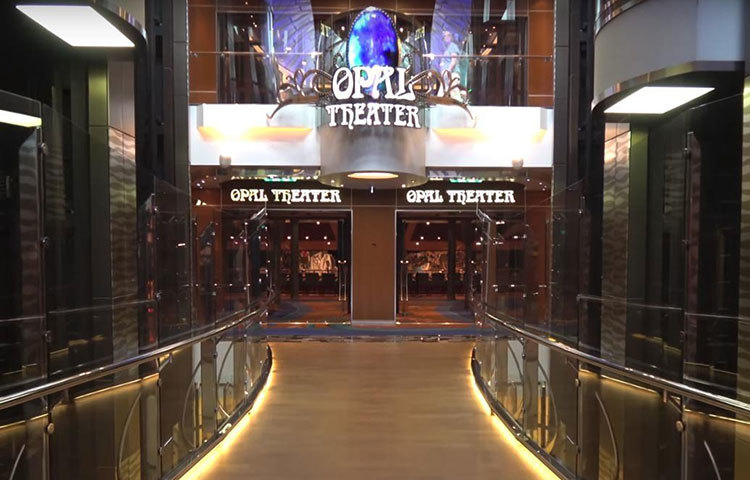 ‘ওয়েসিস অফ দ্য সিজ’ টাইটানিকের চেয়ে আকারে প্রায় পাঁচগুণ বড়। ২ লক্ষ ২৫ হাজার ২৮২ টনের এই জাহাজটি লম্বায় ১১৮৭ ফুট, চওড়ায় ২০৮ ফুট।