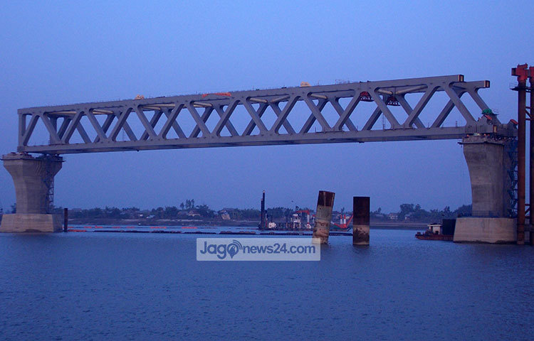 পদ্মা সেতু নির্মিত হলে দেশের অর্থনীতিতেও ইতিবাচক পরিবর্তন আসবে। ছবি : রবিউল ইসলাম পলাশ