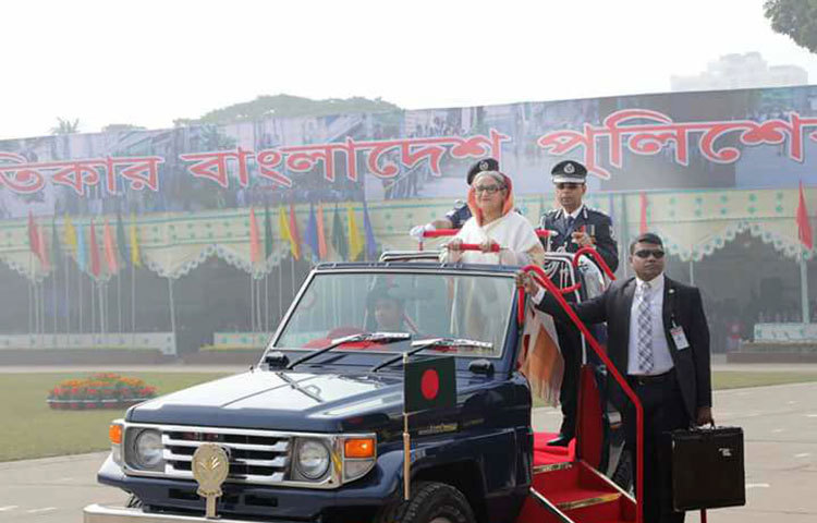 রাজধানীর রাজারবাগে আজ পুলিশ সপ্তাহের নানা কার্যক্রম উদ্বোধন করেন প্রধানমন্ত্রী শেখ হাসিনা।