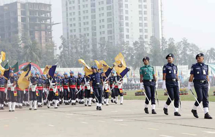 পুলিশ সপ্তাহ উপলক্ষে বিশেষ কুজকাওয়াজের আয়োজন করা হয়।