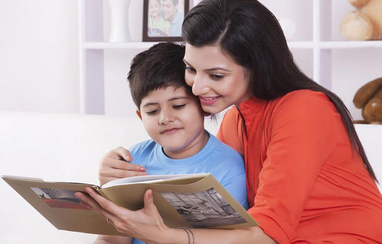 সন্তানের আবির্ভাবে স্বামী-স্ত্রীর সম্পর্কের সমীকরণ পরিবর্তিত হয়। সন্তানের দায়িত্ব নিতে গিয়ে নিজেদের মধ্যে দূরত্ব বাড়ে। যা অনেক সময়ই পরকীয়া সম্পর্কের কারণ হয়ে ওঠে।