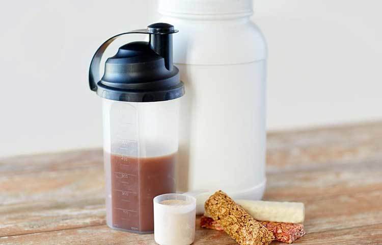 ক্যাসেইন প্রোটিন : দুগ্ধজাত এই প্রোটিনে প্রচুর পরিমাণ অ্যামাইনো অ্যাসিড থাকে। হজম হতে সময় বেশি লাগায় পেট অনেকক্ষণ ভরা থাকে। ফলে ওজন কমাতে সাহায্য করে।