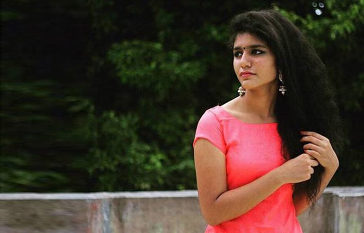 সোশ্যাল মিডিয়ায় প্রিয়ার জনপ্রিয়তা রাতারাতি বেড়ে গিয়েছে।