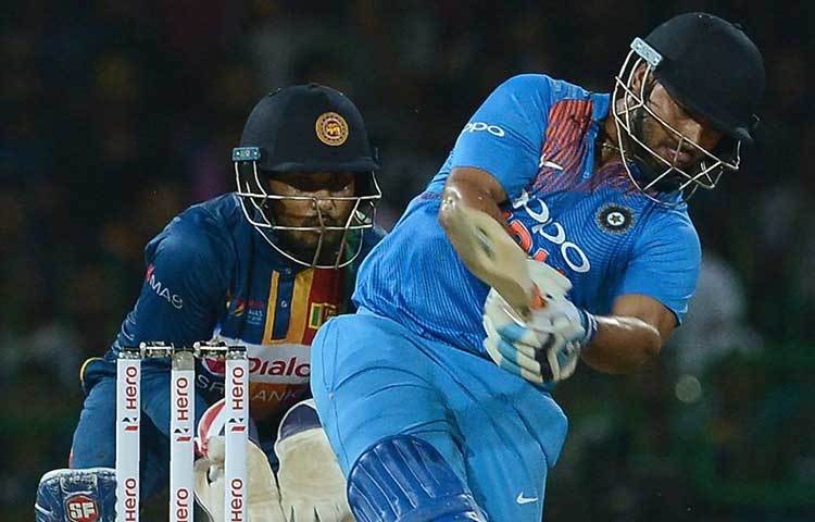 ঋষভ পান্থ : উইকেটরক্ষক ব্যাটসম্যান হিসেবে দলে দীনেশ কার্তিক থাকলেও বাংলাদেশের বিরুদ্ধে দলে সুযোগ পেতে পারেন ঋষভ। টিম ম্যানেজমেন্ট সূত্রে খবর এমনটাই।