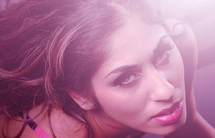 Qolda chizilgan erotik ertak qahramonlari