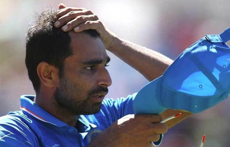 মহম্মদ শামি : এ তালিকার সর্বশেষ সংযোজন মহম্মদ শামি। শামির স্ত্রী হাসিন জাহানের অভিযোগ, শামির সঙ্গে একাধিক নারীর সম্পর্ক রয়েছে। হাসিনের দাবি, এ নিয়ে বলতে গেলে তার ওপরে অত্যাচারও চালিয়েছেন ভারতীয় ওই ক্রিকেটার।