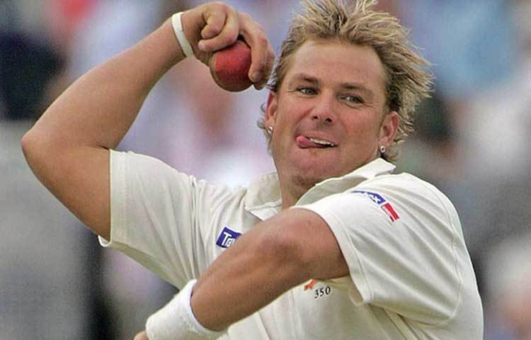 শেন ওয়ার্ন : ক্রিকেটারদের যৌন কেলেঙ্কারি বিতর্কে শেন ওয়ার্নের নাম সব থেকে বেশিবার ওঠে এসেছে। তখন ২০০০ সাল। স্টিভ ওয়ার অস্ট্রেলিয়া দলের ডেপুটি ছিলেন ওয়ার্ন। সেই সময়ে ব্রিটিশ নার্স ডোনা রাইটকে পাঠানো ওয়ার্নের যৌন উত্তেজনামূলক ফোনবার্তা ফাঁস হয়।