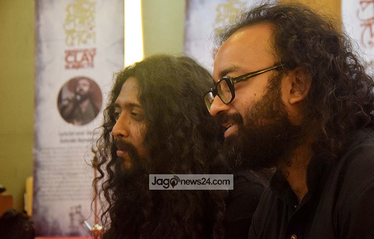 কলকাতার সাত্যকি ব্যানার্জি ‘মাটির প্রজার দেশে’র ছবিতে ‘কবিতা’ শীর্ষক গানটির সুর ও কণ্ঠ দিয়েছেন। ছবি : মাহবুব আলম