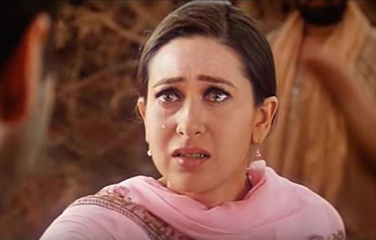 ২০০২ সালের সুপারহিট ছবি ‘শক্তি দ্য পাওয়ার’-এ অভিনয় করার জন্য প্রথমে শ্রীদেবীর কাছে অফার যায়। কিন্তু তিনি সেই প্রস্তাব ফিরিয়ে দিয়েছিলেন। পরে কারিশমা কাপুর সেই চরিত্রে অভিনয় করেন।