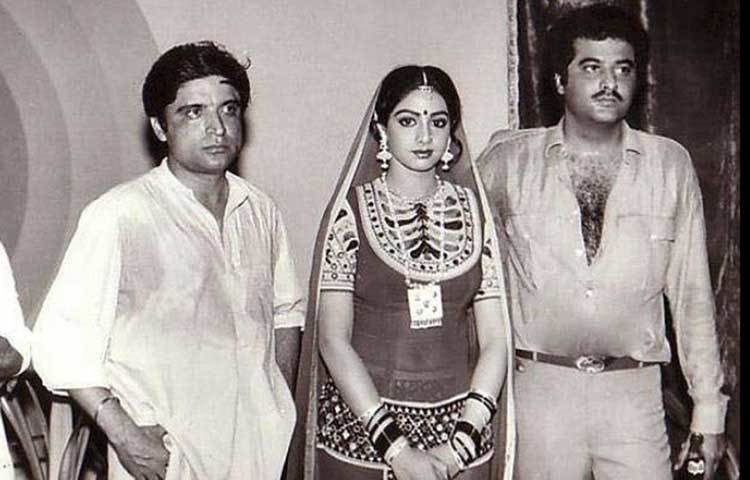 নাগিনা (১৯৮৬) : এক ইচ্ছাধারী নাগিনের চরিত্রে শ্রীদেবীর অসাধারণ অভিনয় মুগ্ধ করেছিল দর্শককে। অমরিশ পুরীর বীণের তালে তালে ‘ম্যায় তেরা দুশমন’ গান এখনও লোকের মুখে মুখে ফেরে।