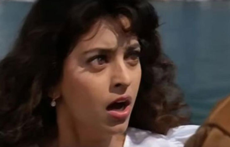 ১৯৯৩ সালে ‘ডর’ সিনেমায় অভিনয়ের প্রস্তাব ফিরিয়ে দিয়েছিলেন শ্রীদেবী। জানা গিয়েছে, সিনেমায় নিজের চরিত্রটিকে অতি সাধারণ মনে হয়েছিল শ্রীদেবীর। তাই সেই চরিত্রে অভিনয় করতে চাননি তিনি। পরে জুহি চাওলা ওই চরিত্রে অভিনয় করেন।