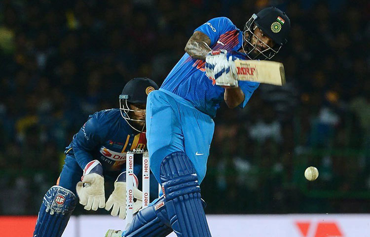 শিখর ধবন : শ্রীলঙ্কার বিরুদ্ধে প্রথম ম্যাচে ৯০ রানের চকচকে ইনিংস খেলেন শিখর। ফলে রোহিতের ওপেনিং পার্টনার হিসেবে দ্বিতীয় বাংলাদেশের বিরুদ্ধে দলে নিশ্চিত শিখর।