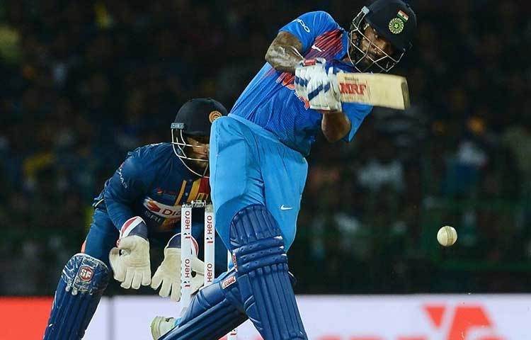 শিখর ধবন : শ্রীলঙ্কার বিরুদ্ধে প্রথম ম্যাচে ৯০ রানের চকচকে ইনিংস খেলেন শিখর। ফলে রোহিতের ওপেনিং পার্টনার হিসেবে দ্বিতীয় বাংলাদেশের বিরুদ্ধে দলে নিশ্চিত শিখর।