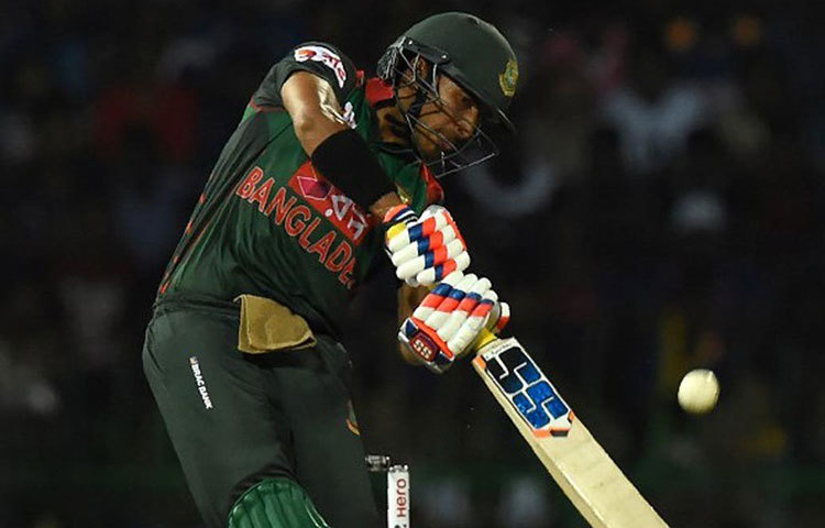 সৌম্য সরকার : নিদাহাস ট্রফিতে চেনা ছন্দের ধারে কাছে নেই সৌম্য। তবে, বাংলাদেশ টিম ম্যানেজমেন্ট সূত্রে খবর ফাইনালে সৌম্যকে ভারতের বিরুদ্ধে মাঠে নামাতে প্রস্তুত তারা।