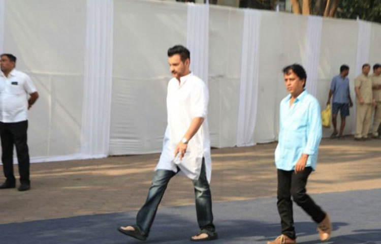 এসেছিলেন সঞ্জয় কাপুর।