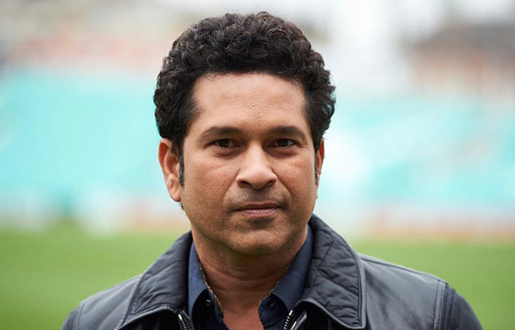 শচীন টেন্ডুলকার : শচীন টেন্ডুলকার ২০০২ সালে মুম্বাইতে ‘টেন্ডুলকারস’ নামে একটি রেস্তরাঁর ব্যবসা শুরু করেন। এরপর ‘শচীনস’ নামে অন্য আরও একটি রেস্তরাঁ খোলেন ভারতের উত্তর মুম্বাই এবং বেঙ্গালুরুতে।