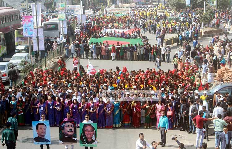 শান্তিপূর্ণ পরিবেশে ছাত্রলীগের এ র‌্যালি রাজধানীর বিভিন্ন রাস্তা প্রদক্ষিণ করে। ছবি : বিপ্লব দিক্ষিৎ