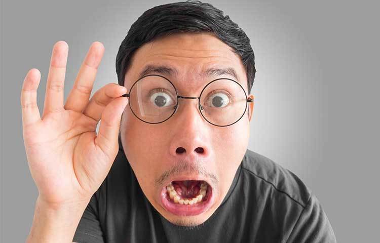 নির্বোধ ব্যক্তিদের সঙ্গে অযথা তর্ক করে সময় নষ্ট করবেন না।