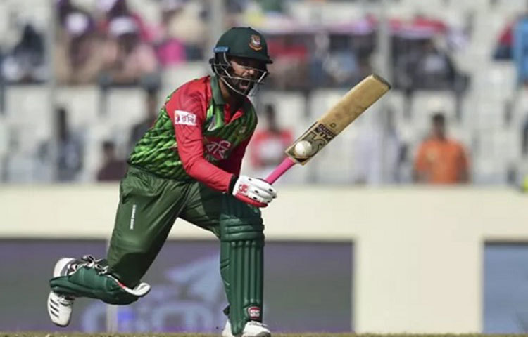 এর আগে একদিনের আন্তর্জাতিক ম্যাচে কোনো একটি মাঠে সবচেয়ে বেশি রানের রেকর্ড ছিল শ্রীলঙ্কার প্রাক্তন ওপেনার সনাৎ জয়সুরিয়ার। সেই রেকর্ড ভেঙে দিলেন তামিম।