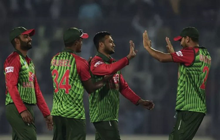 বাংলাদেশের হয়ে একদিনের আন্তর্জাতিক ম্যাচে ৬,০০০ রানও করে ফেলেছেন তামিম।