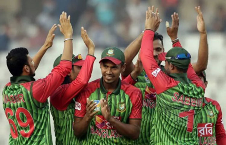 তারকা অলরাউন্ডার শাকিব আল হাসানও জিম্বাবুয়ের বিরুদ্ধে দারুণ পারফরম্যান্স দেখিয়েছেন। তিনি ৯১ রান করেন। বাংলাদেশ ত্রিদেশীয় সিরিজের ফাইনালে পৌঁছে গিয়েছে।