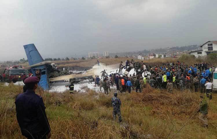 উদ্ধার তৎপরতা চালাচ্ছে উদ্ধারকর্মীরা।