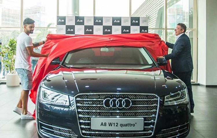 বিরাটের গ্যারাজে রয়েছে কালো রঙের এই অডি এ এইট ডব্লিউ টুয়েলভ গাড়িটিও। অত্যন্ত দ্রুত গতির এডিশনের এই অডির দাম ১ কোটি ৮৭ লাখ টাকা।