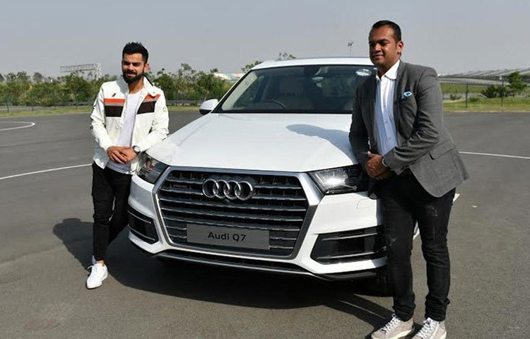 অডি কিউ সেভেন সিরিজেরও একটি সাদা লাক্সারি গাড়ি রয়েছে বিরাটের। গাড়িটির বর্তমান বাজারমূল্য প্রায় এক কোটি টাকা। এছাড়াও একটি অডি এস সেভেন রয়েছে বিরাটের।