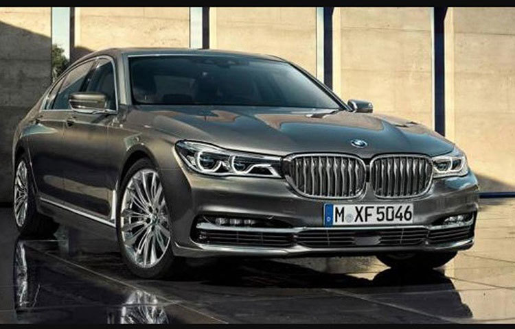 অনুশকার একটি কালো বিএমডব্লিউ সেভেন সিরিজও রয়েছে। গাড়িটির দাম প্রায় ১ কোটি ১৫ লাখ টাকা। ভোগ ম্যাগাজিনের পক্ষ থেকে অনুশকা উপহার পেয়েছিলেন এই গাড়িটি।