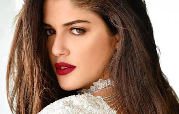 ২০১৬ সালে এক সংবাদমাধ্যমের কাছে ইজাবেল স্বীকার করেন যে বিরাট কোহলির সঙ্গে দুই বছরের সম্পর্ক ছিল তার।