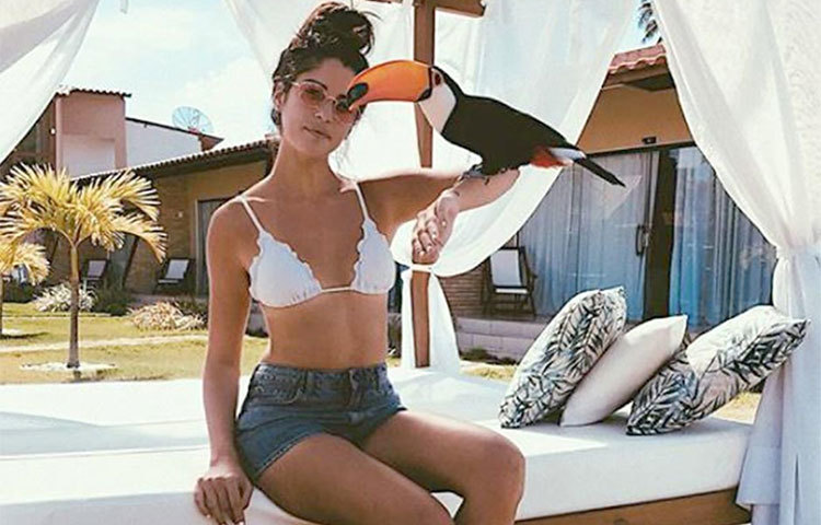 বিভিন্ন মিউজিক ভিডিওতেও কাজ করেছেন ইজাবেল।