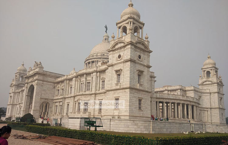 বেলফাস্ট সিটি হলের স্থাপত্যশৈলীর আদলে ভিক্টোরিয়া স্মৃতিসৌধের নকশা প্রস্তুত করেন স্যার উইলিয়াম এমারসন। ছবি : জাগো নিউজ