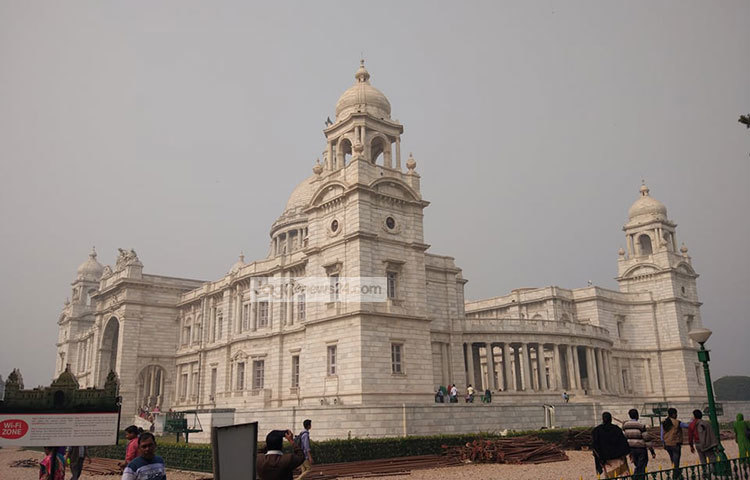 কলকাতার মার্টিন অ্যান্ড কোম্পানি সংস্থার ওপর নির্মাণকার্যের দায়িত্ব অর্পিত হয়েছিল এ হলটির। ছবি : জাগো নিউজ