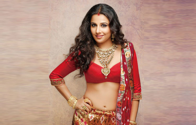 বিদ্যা বলান : হিন্দি ফিল্ম ইন্ডাস্ট্রির অন্যতম সেরা অভিনেত্রী। বিদ্যার মালয়ালী ছবি ‘কালারি বিক্রমন’ আজও মুক্তি পায়নি। তবে ২০১১ সালে ‘উরুমি’ নামের একটি ছবিতে অভিনয় করে নজর কেড়েছিলেন বিদ্যা।